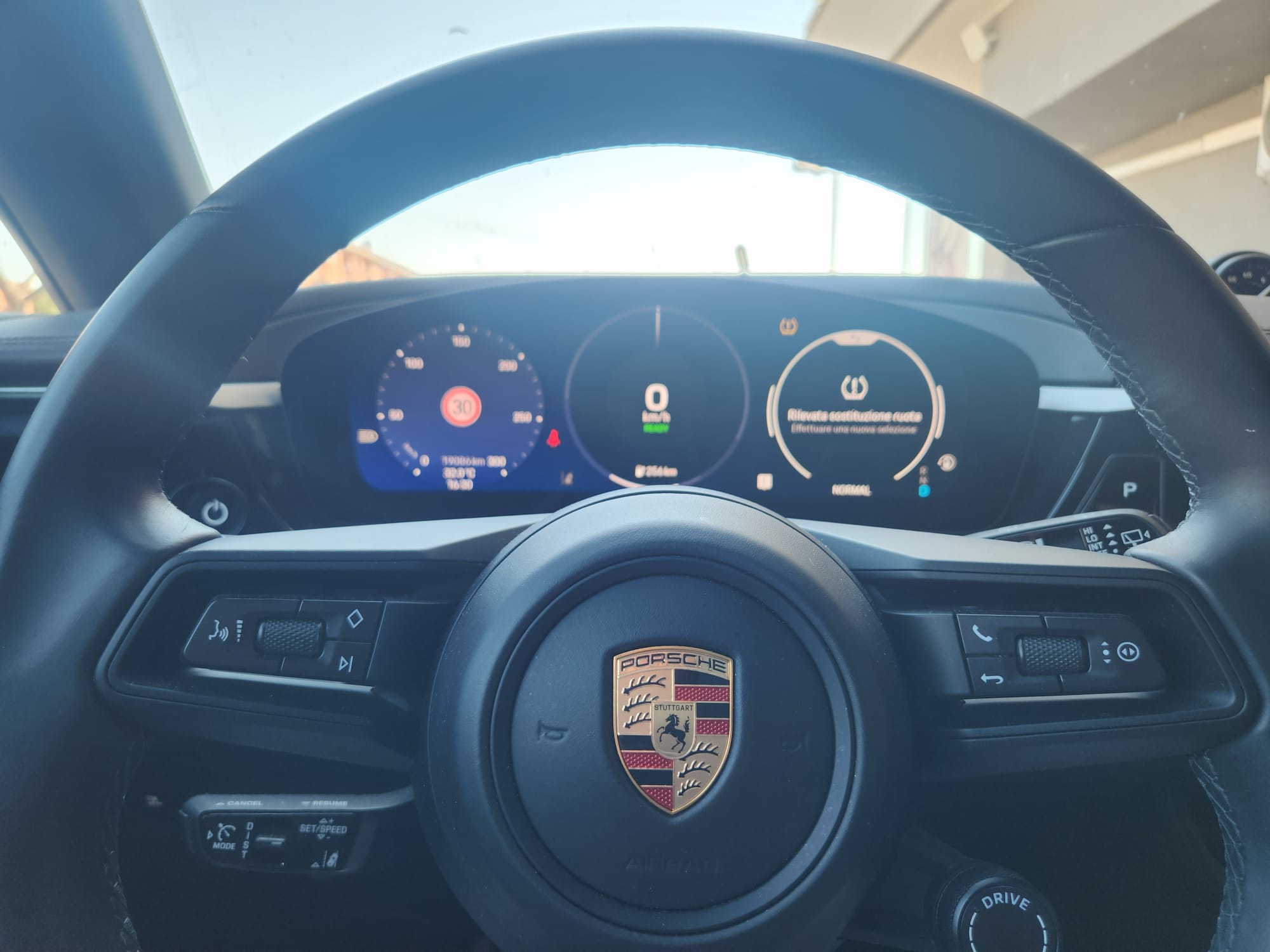 Porsche Macan 4 Full Electric - New Model 2025 5